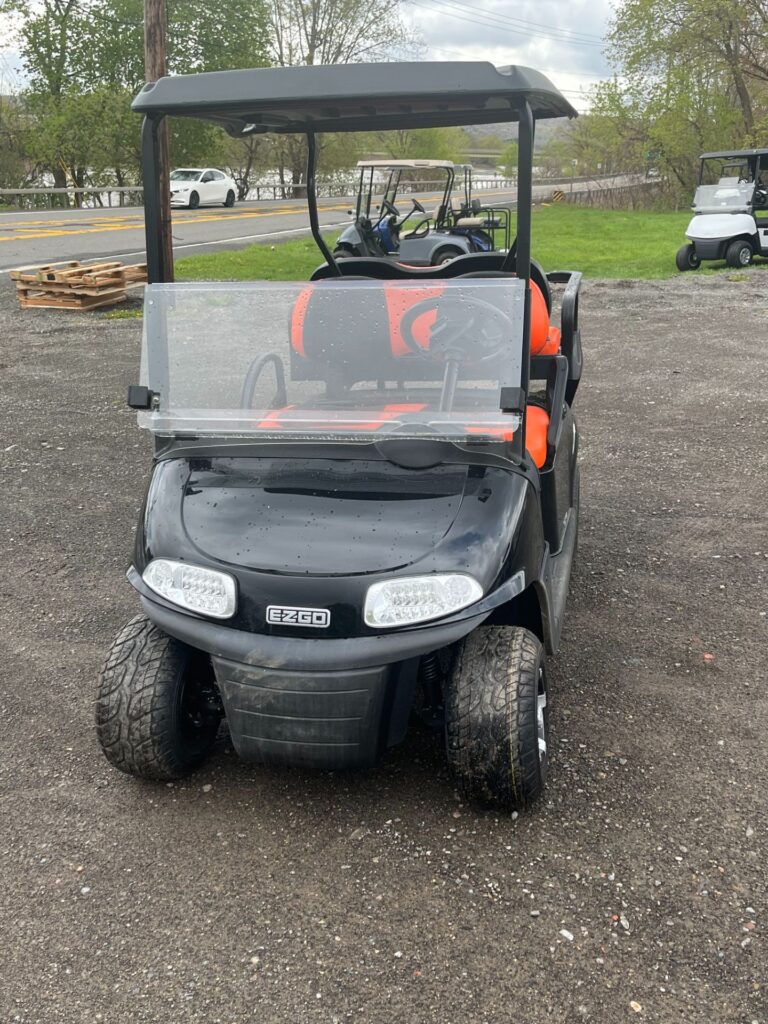 2018 EZ-GO RXV Electric 4 Passenger Golf Cart4